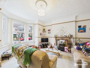 Sitting Room- click for photo gallery